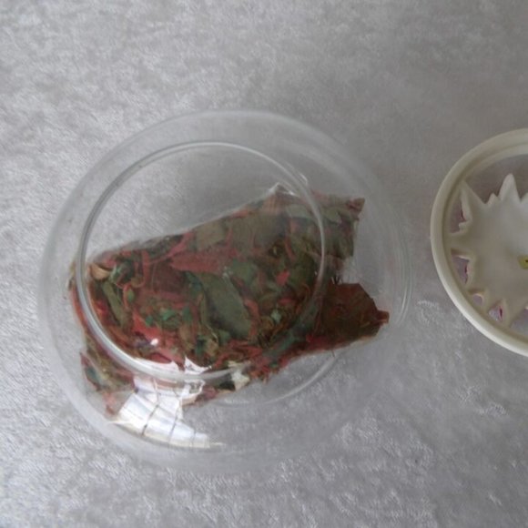 🎁Vintage Jade Porcelain and Glass Potpourri Keeper/Trinket by Christmas Avenue - Picture 6 of 11